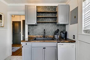 Cozy Starkville Apartment: Walk to Main Street!