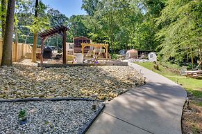 Lakefront Fair Play Vacation Rental, Pets Welcome!