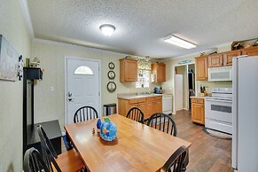 Lakefront Fair Play Vacation Rental, Pets Welcome!