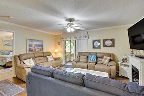 Lakefront Fair Play Vacation Rental, Pets Welcome!