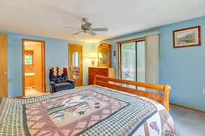 Lake Access & Decks: Pet-friendly Poconos Cabin!