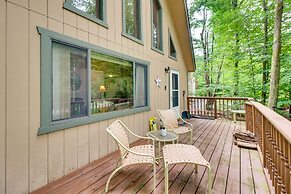 Lake Access & Decks: Pet-friendly Poconos Cabin!
