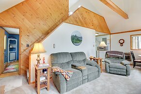 Lake Access & Decks: Pet-friendly Poconos Cabin!