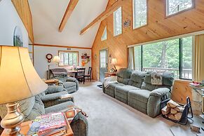 Lake Access & Decks: Pet-friendly Poconos Cabin!