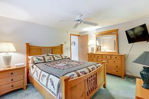 Lake Access & Decks: Pet-friendly Poconos Cabin!