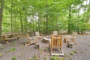 Lake Access & Decks: Pet-friendly Poconos Cabin!