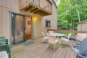 Lake Access & Decks: Pet-friendly Poconos Cabin!