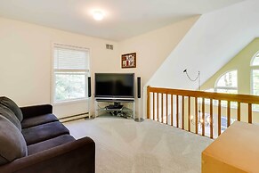 Huge Deck: Stunning Pocono Lake Vacation Rental!