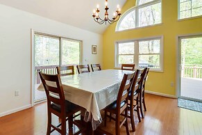 Huge Deck: Stunning Pocono Lake Vacation Rental!