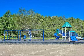 Walk to Beaches: Tree-lined Pocono Lake Retreat!