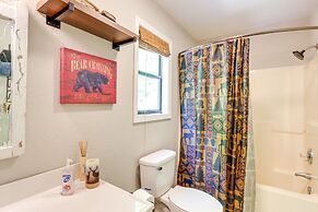 Cozy Murphy Cabin w/ Decks & Mountain Views!