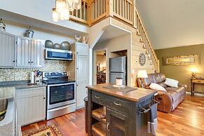 Cozy Murphy Cabin w/ Decks & Mountain Views!