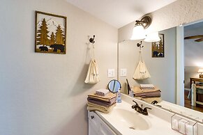 Cozy Murphy Cabin w/ Decks & Mountain Views!