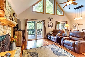 Cozy Murphy Cabin w/ Decks & Mountain Views!