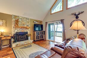 Cozy Murphy Cabin w/ Decks & Mountain Views!