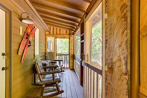 Cozy Murphy Cabin w/ Decks & Mountain Views!
