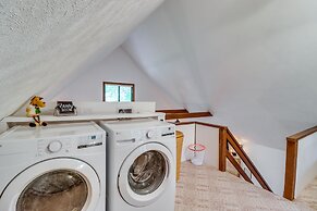 Pocono Lake Cabin - Walk to Arrowhead Lake!