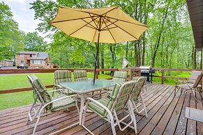 Pocono Lake Cabin - Walk to Arrowhead Lake!