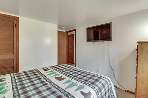 Pocono Lake Cabin - Walk to Arrowhead Lake!