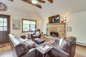 Pocono Lake Cabin - Walk to Arrowhead Lake!