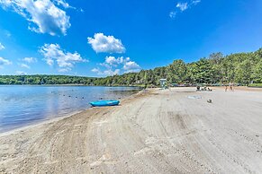 Pocono Lake Cabin - Walk to Arrowhead Lake!