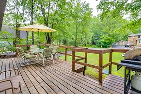 Pocono Lake Cabin - Walk to Arrowhead Lake!