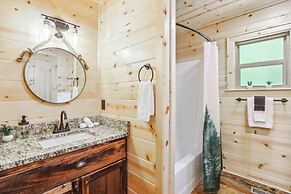 Private Murphy Cabin Rental With Wraparound Porch!
