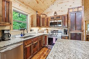 Private Murphy Cabin Rental With Wraparound Porch!