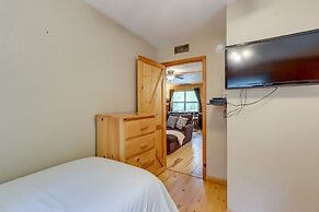 Remote Escape: Murphy Cozy Cabin in the Woods