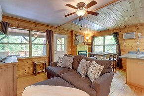 Remote Escape: Murphy Cozy Cabin in the Woods