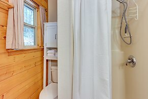 Remote Escape: Murphy Cozy Cabin in the Woods