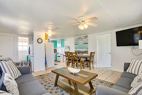 Bright Surfside Beach Home w/ Deck, Walk to Beach!