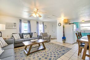 Bright Surfside Beach Home w/ Deck, Walk to Beach!