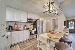 Wraparound Deck: 'breezy Pinez Cabin' in Pine!