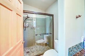 Hot Tub, Fire Pit & Deck: Chic Arizona Retreat