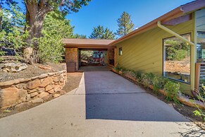 Hot Tub, Fire Pit & Deck: Chic Arizona Retreat