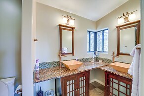 Hot Tub, Fire Pit & Deck: Chic Arizona Retreat