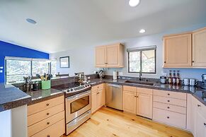 Hot Tub, Fire Pit & Deck: Chic Arizona Retreat