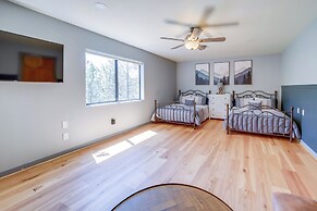 Hot Tub, Fire Pit & Deck: Chic Arizona Retreat