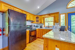 Cozy Murphy Cabin Retreat: Fireplace & Mtn Views!