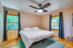 Cozy Murphy Cabin Retreat: Fireplace & Mtn Views!