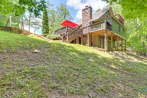 Pet-friendly Murphy Home: Grilling Deck + Fire Pit