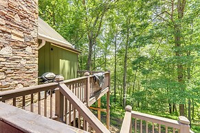 Pet-friendly Murphy Home: Grilling Deck + Fire Pit