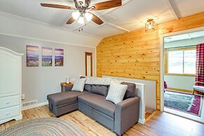 Pet-friendly Murphy Home: Grilling Deck + Fire Pit