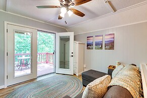Pet-friendly Murphy Home: Grilling Deck + Fire Pit
