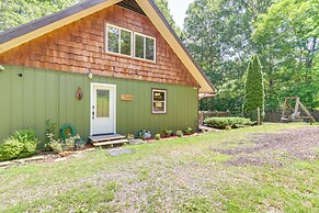 Pet-friendly Murphy Home: Grilling Deck + Fire Pit