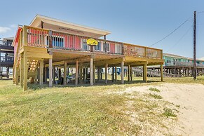 Oceanfront Deck: Surfside Beach Vacation Rental!