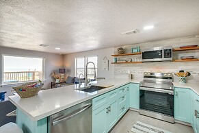 Oceanfront Deck: Surfside Beach Vacation Rental!