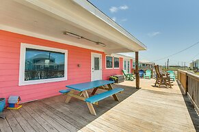 Oceanfront Deck: Surfside Beach Vacation Rental!