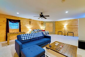 Quiet Murphy Hideaway w/ Decks & Outdoor Fireplace